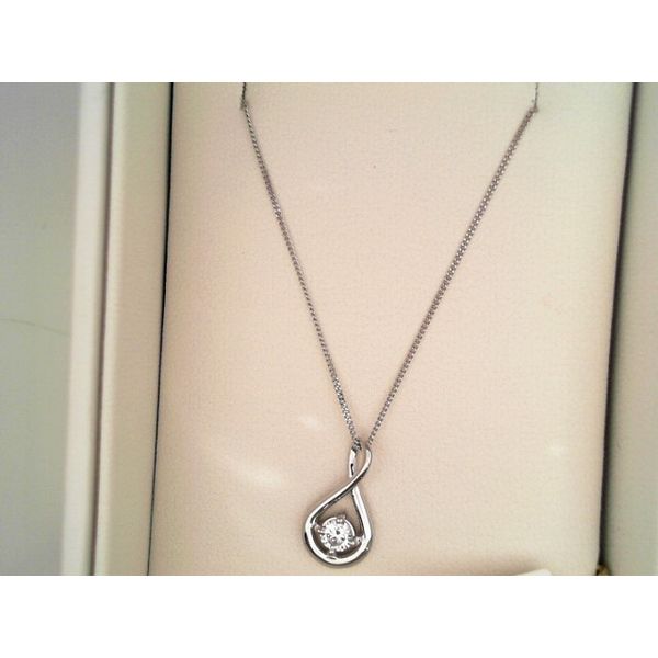 10K White Gold Diamond Drop Necklace Vandenbergs Fine Jewellery Winnipeg, MB