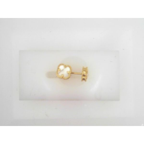 10K Yellow Gold Clover Studs Vandenbergs Fine Jewellery Winnipeg, MB