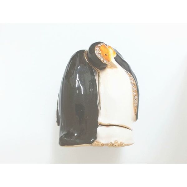 "Love Penguins" Crystal Trinket Box Vandenbergs Fine Jewellery Winnipeg, MB
