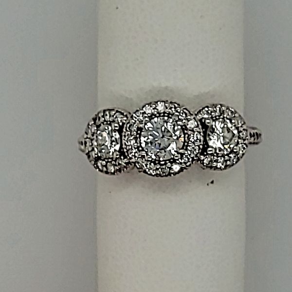 DIAMOND RING | 14 KARAT GOLD Van Scoy Jewelers Wyomissing, PA
