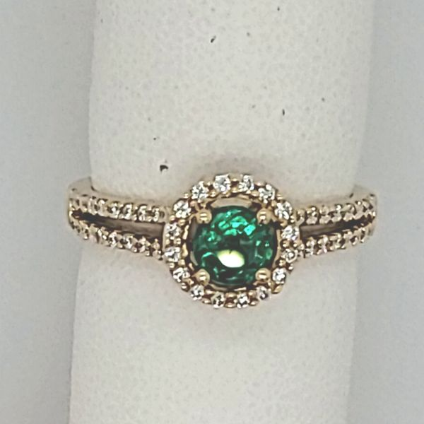 Emerald and Diamond Ring | 14 Karat Van Scoy Jewelers Wyomissing, PA