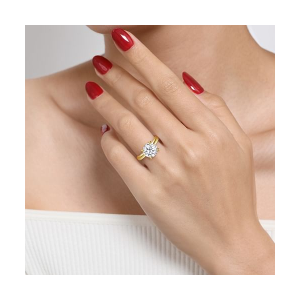 Round Engagement Ring Setting in 14K Yellow Gold Image 5 Venus Jewelers Somerset, NJ