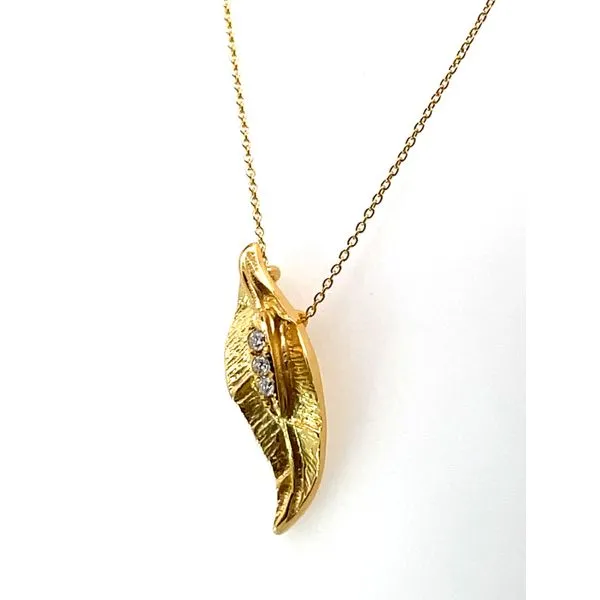 Diamond Pendant Image 2 Venus Jewelers Somerset, NJ