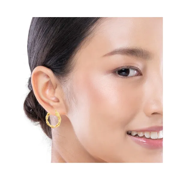 14K Yellow Gold 25mm Bamboo Hoop Earrings with Hinged Clasp Image 2 Venus Jewelers Somerset, NJ