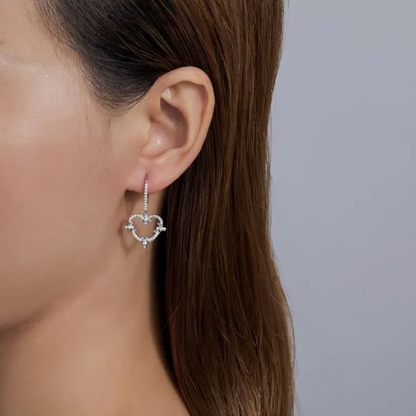 Filigreen Heart © Earrings Image 2 Venus Jewelers Somerset, NJ