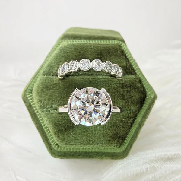 2.54ct Round Brilliant Cut Lab Grown Diamond Ring Image 4 Victoria Jewellers REGINA, SK