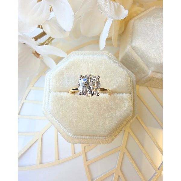 2.02ct Round Brilliant Cut Lab Grown Diamond Ring Image 5 Victoria Jewellers REGINA, SK