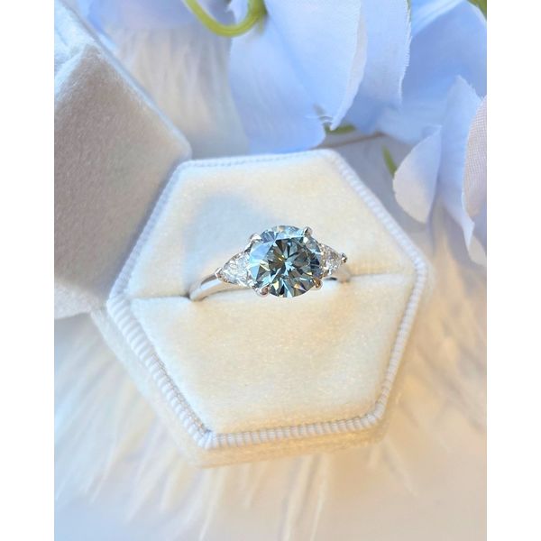 1.51ct Round Brilliant Cut Fancy Vivid Blue Lab Grown Diamond Ring Victoria Jewellers REGINA, SK