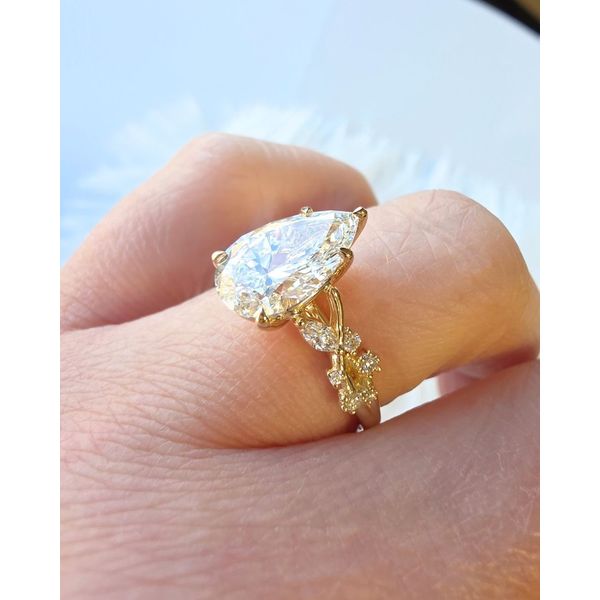 3.00ct Pear Cut Lab Grown Diamond Ring Image 2 Victoria Jewellers REGINA, SK