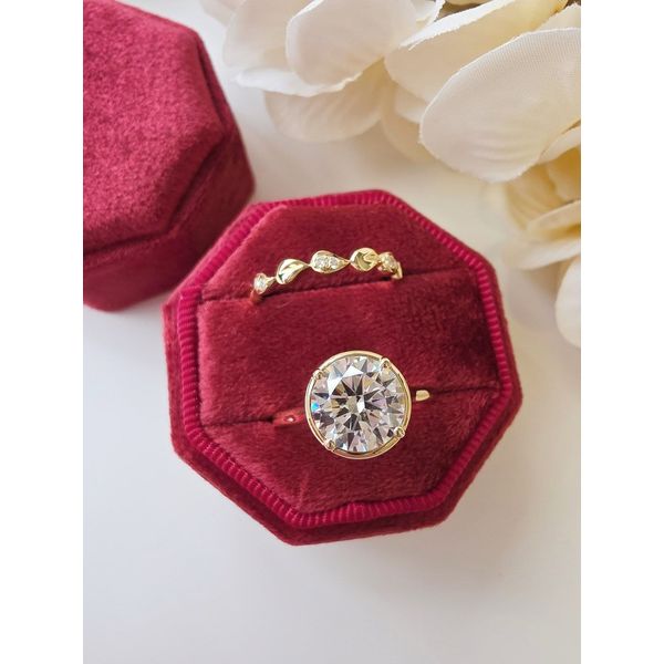 Uneek Alexandria Collection Bezel Engagement Ring Image 4 Victoria Jewellers REGINA, SK