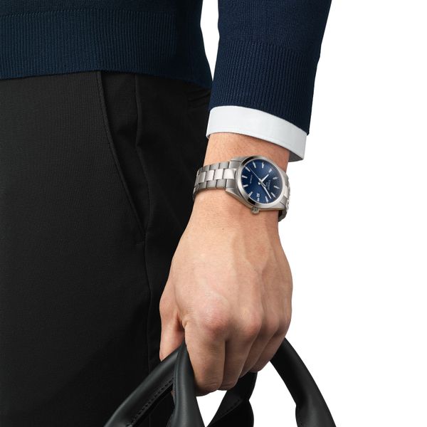 Men's Watch Image 2 Victoria Jewellers REGINA, SK