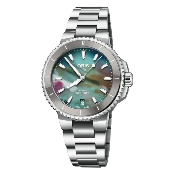 Aquis Date 36.50mm Victoria Jewellers REGINA, SK