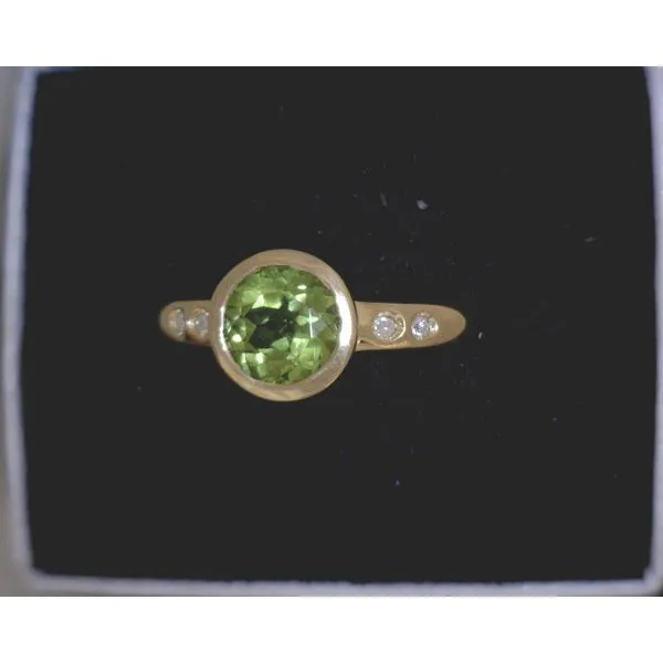 14KYG Round faceted peridot w .03ct diamond accents Vulcan's Forge LLC Kansas City, MO