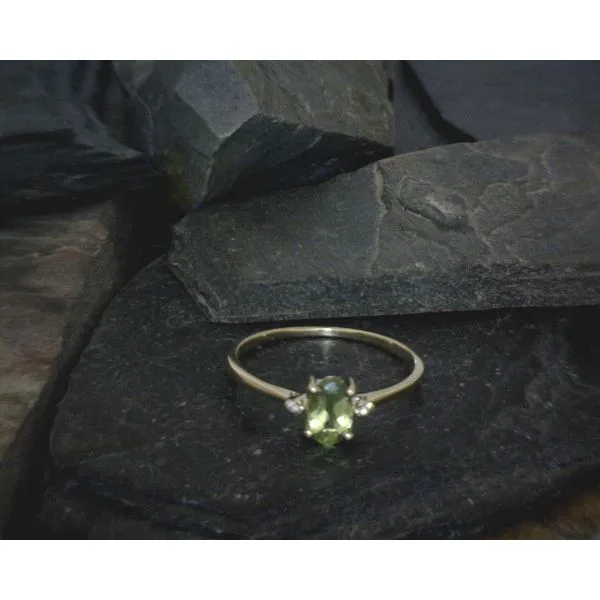 14ktyg Diamond and Peridot Birthstone Ring Size 6 Vulcan's Forge LLC KANSAS CITY, MO
