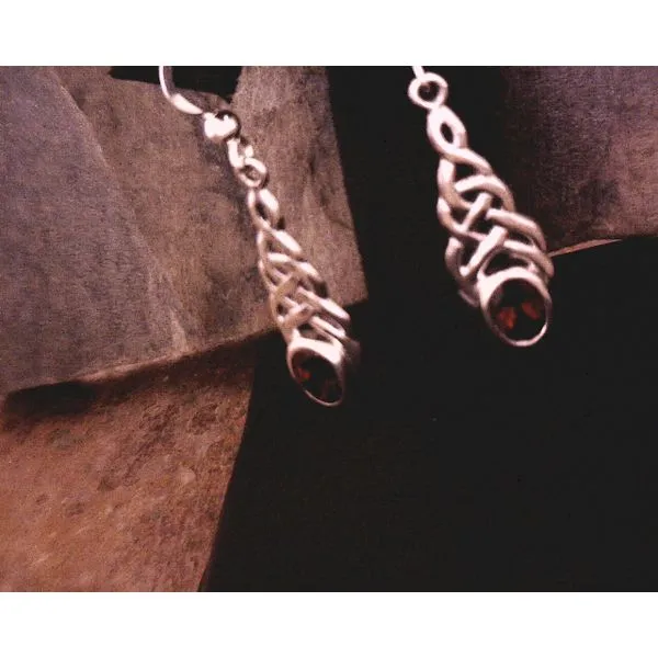 SS Celtic Knot with Red Oval Stone Vulcan's Forge LLC KANSAS CITY, MO