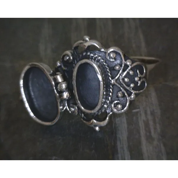 SS Vintage Style Poison Ring Image 2 Vulcan's Forge LLC KANSAS CITY, MO