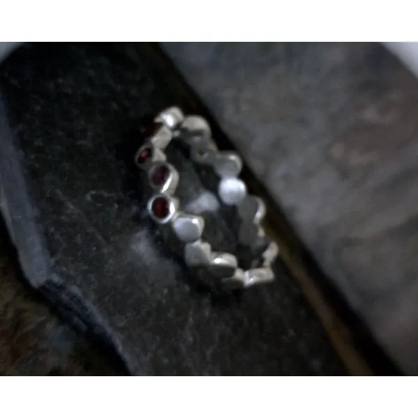 Sterling Silver Garnet Detail Ring Size 8 Vulcan's Forge LLC KANSAS CITY, MO