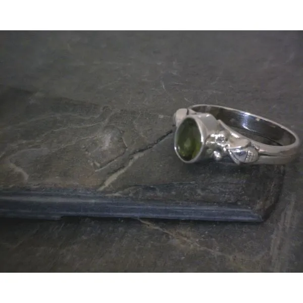 SS BZ FreeForm Peridot W/Raised Bug Detail Band SZ6 Vulcan's Forge LLC KANSAS CITY, MO