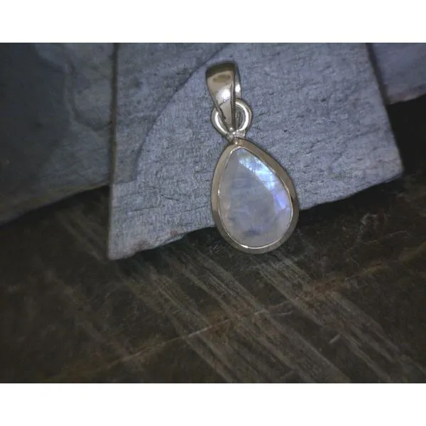 silver pendant  Vulcan's Forge LLC KANSAS CITY, MO