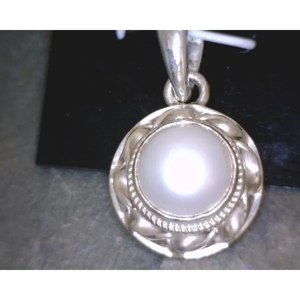 Oval Twist Pearl Pendant Vulcan's Forge LLC KANSAS CITY, MO