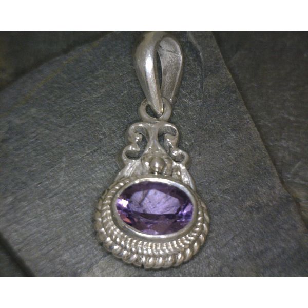 Oval Amethyst Pendant with Flower Mounting Vulcan's Forge LLC Kansas City, MO