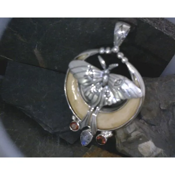 Silver Stone Pendant Vulcan's Forge LLC KANSAS CITY, MO
