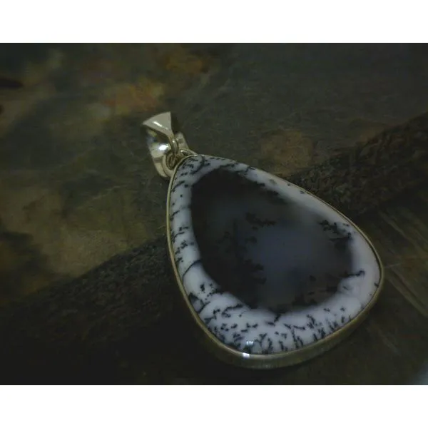 Silver Stone Pendant Vulcan's Forge LLC KANSAS CITY, MO