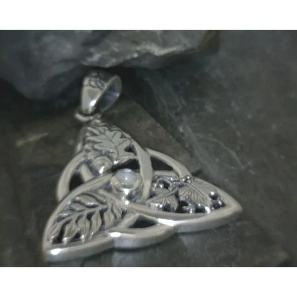 Silver Stone Pendant Vulcan's Forge LLC KANSAS CITY, MO