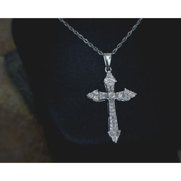 Sterling Cross 0.10ctw Diamonds 18