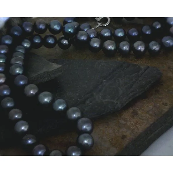 Sterling Clasped Black Pearl Necklace 22