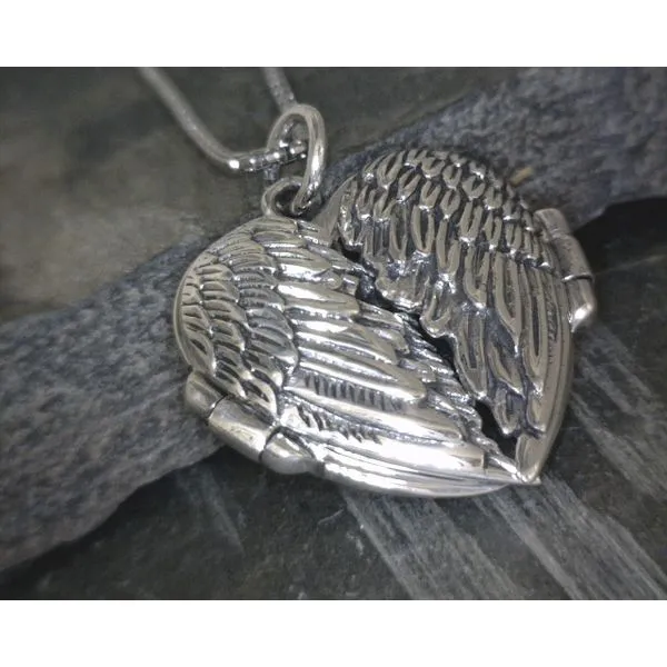 SS Feather Heart Locket Necklace 18