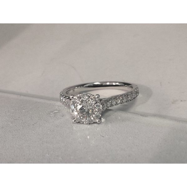 Cluster Center Diamond Engagement Ring Image 2 Wallach Jewelry Designs Larchmont, NY