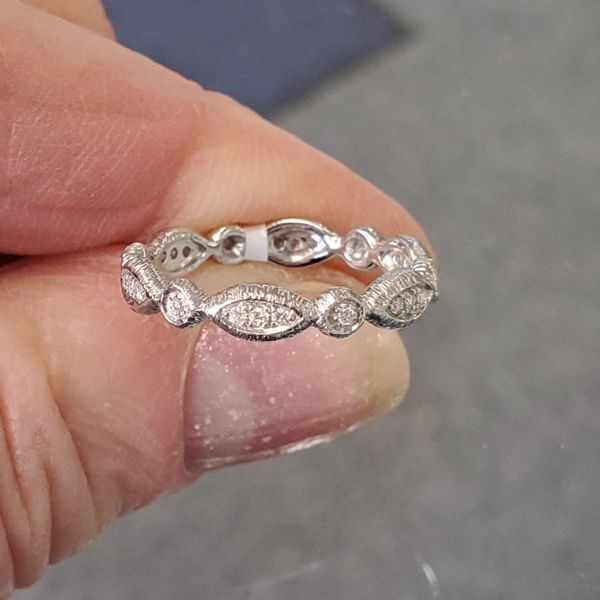 18k Scalloped Band w/ Diamonds Image 2 Wallach Jewelry Designs Larchmont, NY