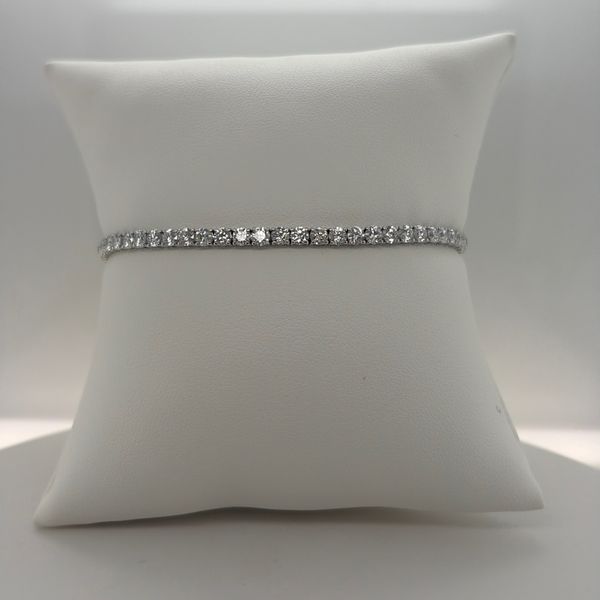 Lab Grown Diamond Bracelet Wesche Jewelers Melbourne, FL