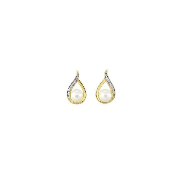 Pearl Earrings similar item image