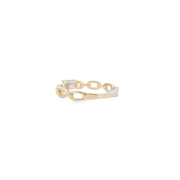 14K Yellow Gold Emerald Cut Amethyst with Link Band Ring Image 3 West and Company Auburn, NY