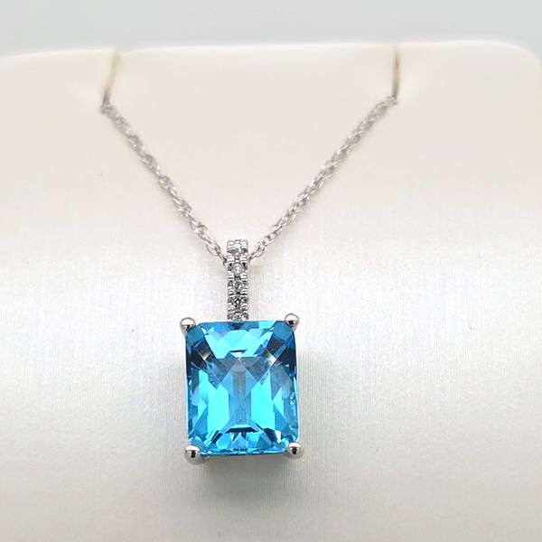 Colored Stone Pendant Wiley's Diamonds & Fine Jewelry Waxahachie, TX