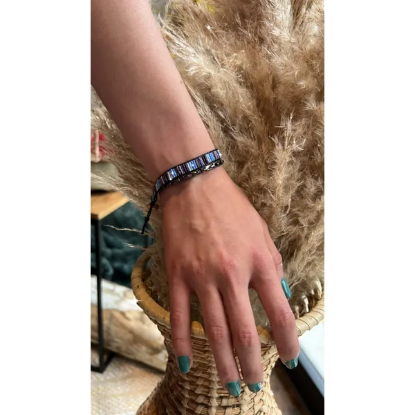 HERLONDA BUTTON SINGLE WRAP BRACELET - ORCHID