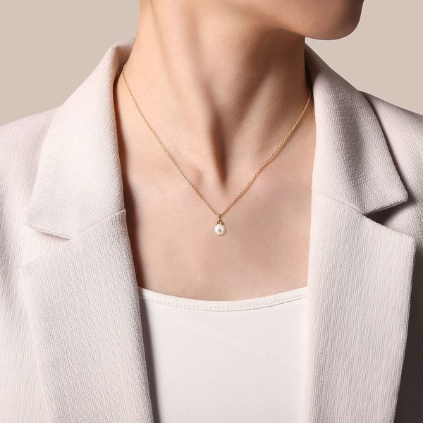 Pearl Pendant Image 3 Your Jewelry Box Altoona, PA