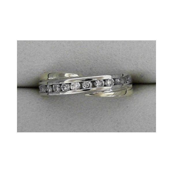 ESTATE ***ESTATE ITEMS ARE SOLD AS IS, NON-RETURNABLE WITH NO WARRANTY, ALL STONE WEIGHTS & GRADES HAVE BEEN ESTIMATED AND ARE APPROXIMATES*** Z's Fine Jewelry Peoria, AZ