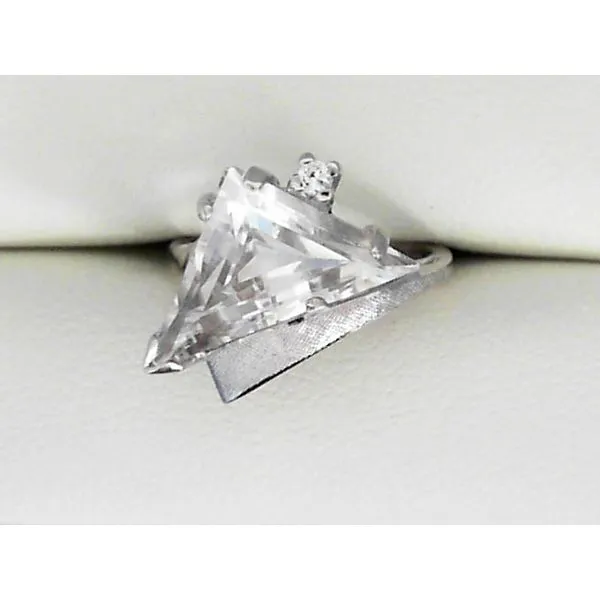 ESTATE 10KT WHITE GOLD WHITE TOPAZ RING Z's Fine Jewelry Peoria, AZ