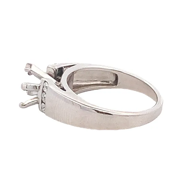 ESTATE ENGAGEMENT RING