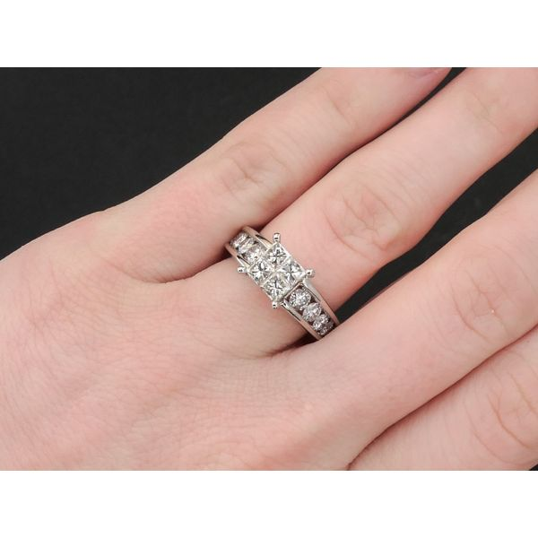 Estate 14k White Gold 1.75ctw Invisible Set Diamond Engagement Ring 6.7g i10214 Image 4 Estate Jewelers Toledo, OH
