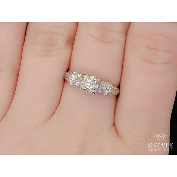 Antique 14k White Gold Natural .15ctw Diamond Engagement Ring 2.6g i13246 Image 4 Estate Jewelers Toledo, OH