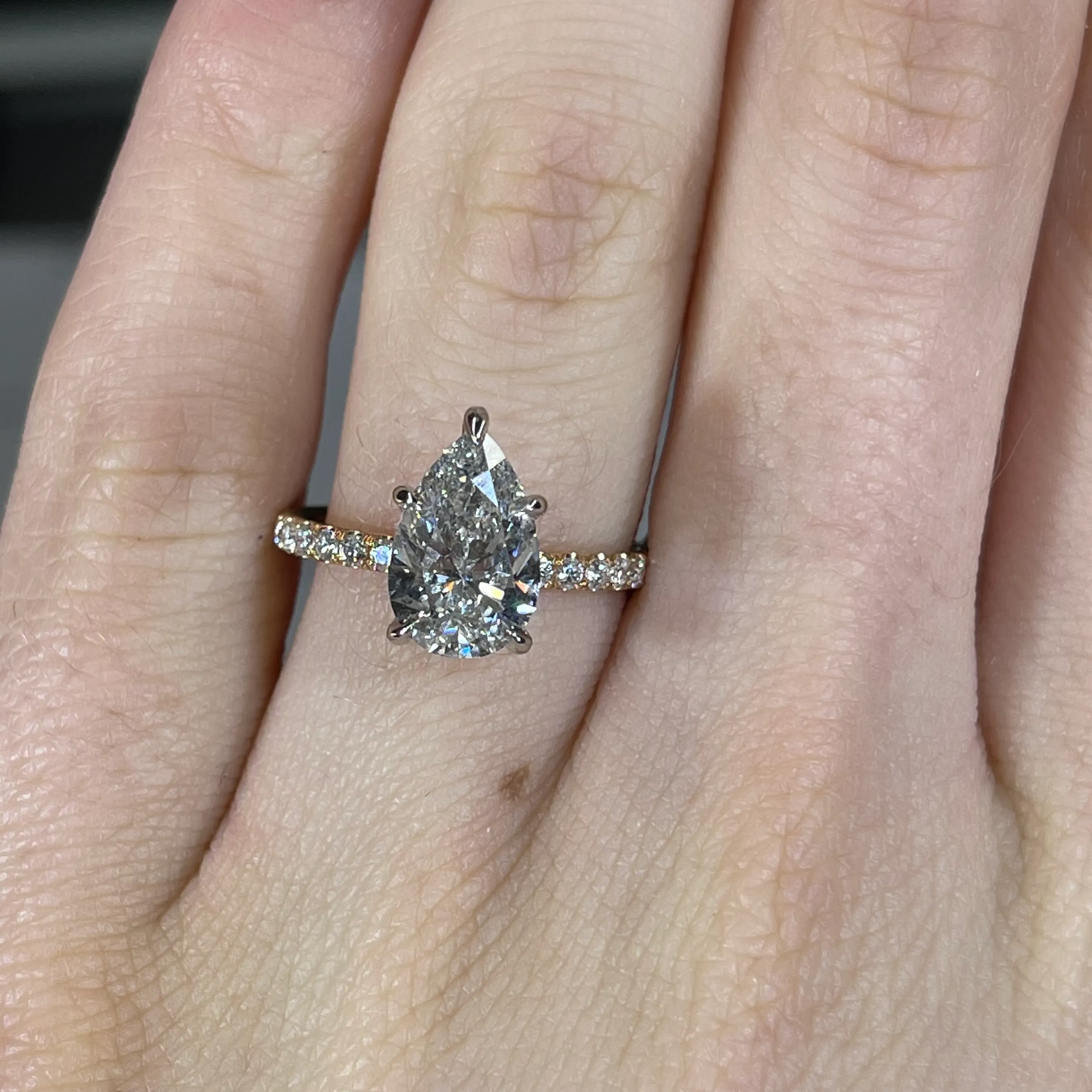 Pear Madison DENGR01636-PS4 18KYP - Engagement Rings Pear Madison DENGR01636-PS4 18KYP - Engagement Rings