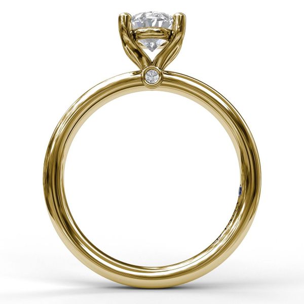 Classic Oval Cut Solitaire Image 2 Parris Jewelers Hattiesburg, MS