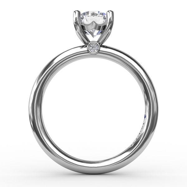 Classic Round Diamond Solitaire Engagement Ring Image 2 Newtons Jewelers, Inc. Fort Smith, AR