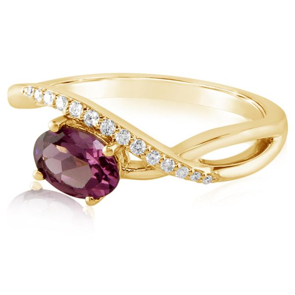 Yellow Gold Rhodolite Garnet Ring Towne & Country Jewelers Westborough, MA