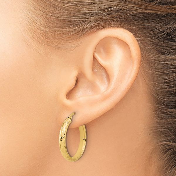 Leslie's 10K Polished and Diamond-cut Round Hoop Earrings Image 3 Crews Jewelry Grandview, MO