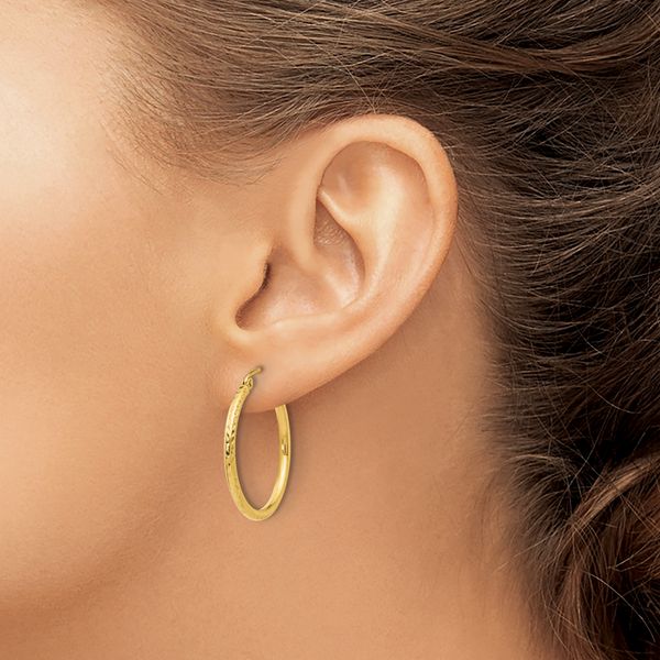 Leslie's 10k Diamond-cut 2mm Round Tube Hoop Earrings Image 3 The Hills Jewelry LLC Worthington, OH